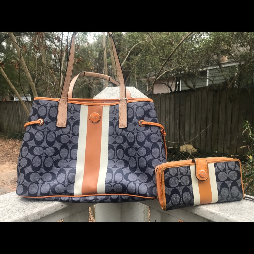 Coach purse and wallet